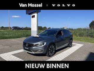 Volvo V60 T5 AWD Summum | Panoramadak | Power Seats | Trekhaak | Parkeer Camera | Cross Country | Climate Pack |