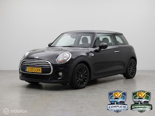 Mini Cooper 1.5 Business Zwarte 16"velgen, nwe staat
