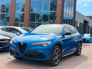 Alfa Romeo Stelvio 2.0 T AWD Veloce - SCHUIFDAK - MISANO BLAUW - HARMAN KARDON - 20'' - LEER - SPORTSTOELEN