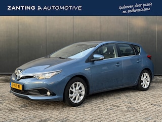 Toyota Auris 1.8 Hybrid Dynamic | Trekhaak | Camera | 4-Season banden | Netjes Onderhouden! | Climate Control | Navigatie