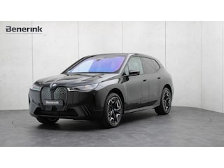 BMW iX xDrive50 High Executive Sportpakket | Massage | Bowers & Wilkins | Sky Lounge | Laserlight | Stoelventilatie | Trekhaak | Head-up | Soft-Close