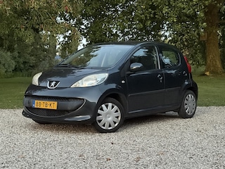 Peugeot 107 5-drs, Airco, Elektrische ramen, All Weatherbanden