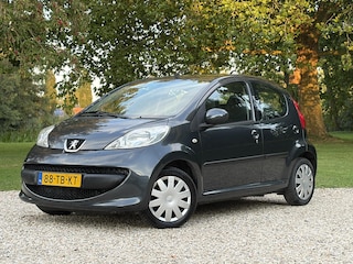 Peugeot 107 5-drs, Airco, Elektrische ramen, All Weatherbanden