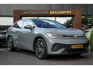 Volkswagen ID.5 Pro 77 kWh Warmtepomp Emergency braking DAB Stuurwiel verwarmd Sfeerverlichting Verkeersborddetectie Getint glas Grootlicht ass. Botsherkenning Navi