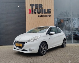 Peugeot 208 1.2 VTI ENVY 2013 Sport-Edition.
