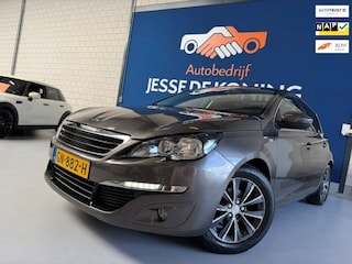 Peugeot 308 1.2 PureTech Style/ bj.2015 / panoramadak/navigatie/trekhaak/nieuwe distributie/cruise/NAP met 157586 km./APK 08/2027.