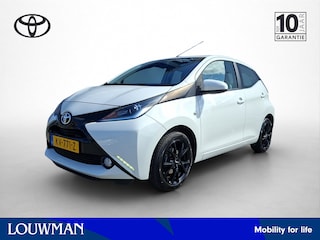 Toyota Aygo 1.0 VVT-i x-play | Airco | Geblindeerde achterruiten | 15" Velgen + all Season | Achteruitrijcamera | Elektrische ramen voor | Elektrisch verstelbare buitenspiegels |