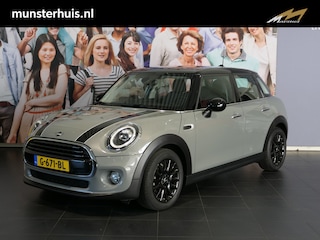 Mini Cooper 5-Deurs 1.5 *Dealer onderhouden!* - Alarm klasse 3 - Navi - Cruise - Sensor Achter -