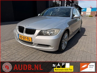 BMW 318i| AUTOMAAT|18 INCH|CRUISE CONTROL| AIRCO|