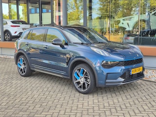 Lynk & Co 01 1.5 / zwartehemel / panorama dak