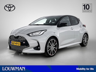 Toyota Yaris 1.5 Hybrid GR Sport | JBL | Dodehoek detectie | Stoelverwarming | Draadloze telefoonlader | Navigatie | Apple CarPlay/Android Auto | Climate Control | Cruise Control Adaptive |