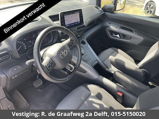 Toyota Proace City 1.2 Turbo Dynamic | Trekhaak | Parkeersensoren | Navigatie | Dode hoek detectie | Stoelverwarming