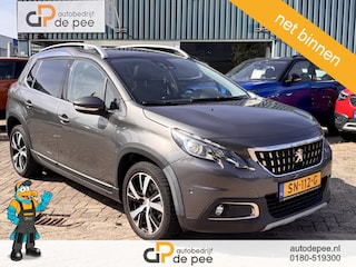 Peugeot 2008 1.2 PureTech Blue Lease Executive GARANTIE/FULL-OPTION/PANO-DAK/TREKHAAK/LEDER/CARPLAY/CLIMA/CRUISE/STOELVERW./LICHTMETAAL rijklaarprijs!