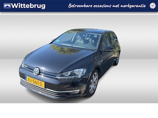 Volkswagen Golf 1.5 TSI 130pk Highline Executive / Navigatie / Parkeersensoren / 17"LM Velgen / Alcantara bekleding / Digitaal dashboard