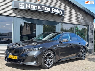 BMW 520i M-Sport /Panorama / Trekhaak / HUD /Adapt.cruise / 360 camera's /