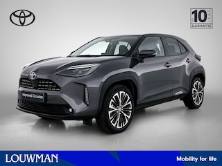 Toyota Yaris Cross 1.5 Hybrid Executive + | BTW Voertuig | Panoramadak | Dodehoek detectie | Head-up Display | Stoel+stuurverwarming | Elektrische achterklep | LED matrix | 360 Camera | Parkeersensoren voor+achter met assistent | Nav