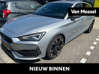 Cupra Leon 1.4 e-Hybrid VZ Business | Trekhaak | Camera | Apple Carplay/Android Auto