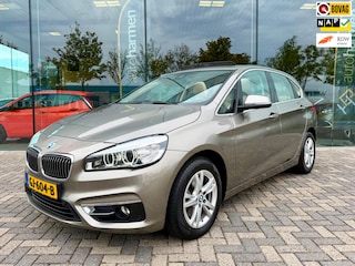 BMW 2-serie Tourer 220i 192pk Luxury, Panoramadak, LED, Leder, HUD, PDC, Navi