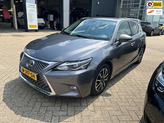 Lexus CT 200h Business Launch Edition, Navi, Dealer auto, Alcantara, Camera etc