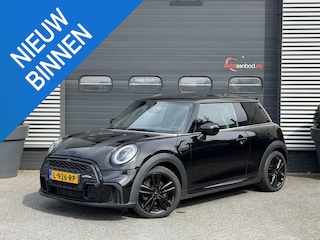 Mini Mini/Cabrio/Clubman/Countryman 3-Deurs 1.5 Cooper | Panoramadak | Camera | Harmon Kardon | DAB |