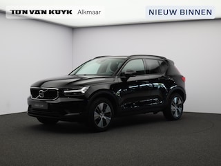 Volvo XC40 1.5 T3 / Stoel+Stuurverwarming / Apple Carplay / Parkeersensoren V+A / Getint Glas / 18" Wielen / Cruise Control /