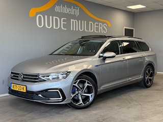 Volkswagen Passat 1.4 TSI PHEV GTE | Massage | IQ light | Adaptive cruise | Pano | Trekhaak |Clima | Stoelverwarming | Achteruitrijcamera | Carplay |