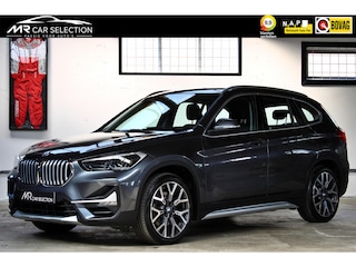BMW X1 xDrive20i High Executive Edition | 19 inch | Apple CarPlay | Memory | Trekhaak | NL auto | 2e eigenaar |