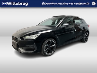 Cupra Leon 1.4 e-Hybrid Performance / AUTOMAAT/ PANO/ ACC/ PARK.SENSOREN V+A/ CAMERA/ STUURVERWARMING/ KEYLESS/ DIGITAL DASH/ RIJ-MODI/ NAVI/ DAB/ LED