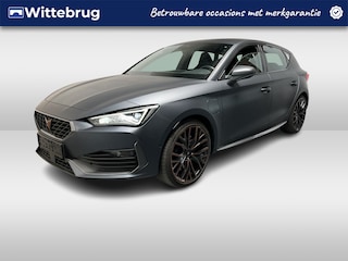 Cupra Leon 1.4 e-Hybrid VZ Black Edition / AUTOMAAT/ 245 PK/ LEER/ ACC/ FULL LINK/ PARK.SENSOR.V+A/ CAMERA/ DCC/ STUUR+STOELVERWARM./ MEMORY SEAT/ DODEHOEK/ DIGITAL DASH/ NAVI/ DAB/ CLIMA/ LED