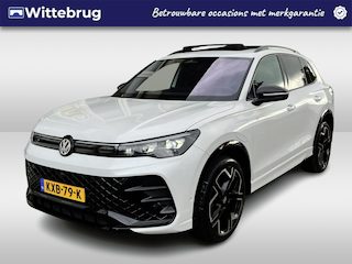 Volkswagen Tiguan 1.5 eHybrid R-Line / AUTOMAAT/ GARANTIE TM 09-2030/ 272 PK/ PANO/ LEER/ TREKHAAK/ 360 CAMERA/ MEMORY+MASSAGE/ STUUR+STOELVERWARM./ STOELKOELING/ APP-CONNECT/ ACC/ ELEK.ACHTERKLEP/ DODEHOEK/ IQ.LIGHT/ NAVI/ DAB/