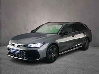 Volkswagen Passat Variant R-Line Edition 1.5 TSI eHybrid 272pk DSG Automaat Trekhaak, Panoramadak, Harman Kardon audio, Black style, Adaptive crusie control, Elektrische achterklep