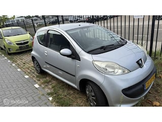 Peugeot 107 1.0-12V XS