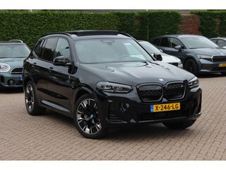 BMW iX3 High Executive 80 kWh / Trekhaak / Panoramadak / 360Camera / Head-up / 20'' / Leder / Harman Kardon / Sfeerverlichting / Dodehoek / DAB / Stuur+Stoelverwarming / ACC