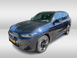 BMW iX3 High Executive 80 kWh / Trekhaak / Panoramadak / 360Camera / Head-up / 20'' / Leder / Harman Kardon / Sfeerverlichting / Dodehoek / DAB / Stuur+Stoelverwarming / ACC