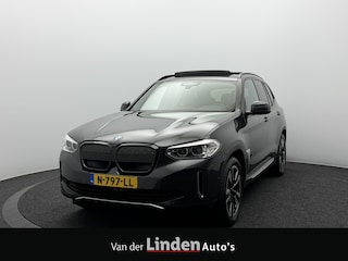 BMW iX3 Executive 80 kWh SOH 93,3% | Panoramadak | Trekhaak | Camera | Live Cockpit Professional | Leer