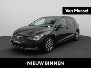 Volkswagen Golf 1.0 eTSI Active Automaat | Apple CarPlay/Android Auto | Navigatie | Cruise Control | Parkeersensoren | Climate control | Camera | Sfeerverlichting | Private glass