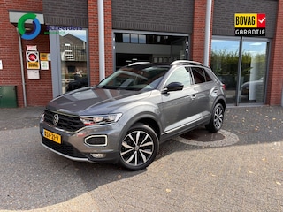 Volkswagen T-Roc 1.5 TSI Sport,Trekhaak,1 jaar bovag garantie