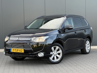 Mitsubishi Outlander 2.0 PHEV Instyle+ Schuifdak - Leder - Trekhaak