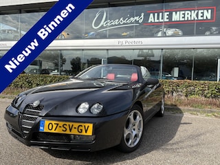 Alfa Romeo Spider 2.0 JTS Turismo Airco - Cd-wisselaar - Centrale vergrendeling - Elektrische ramen - Lederen bekleding - Licht metalen velgen 17 inch - Mistlampen - Navigatie - Stuur leder - Lederen versnellingspook