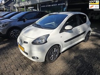 Toyota Aygo 1.0-12V Dynamic Navigator | AUTOMAAT | 2E EIGENAAR | 3/6 OF 12MND GARANTIE | AIRCO | LMV |