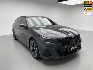 BMW 5-serie Touring 530e xDrive M-Sport Pro|Inno.Pack.|H&K|Driv.Ass.Pro.|TravelPack|Trekhaak|299PK|M-Susp.|Iconic Glow