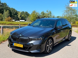 BMW 5-serie Touring 530e, M sport PRO, ALLE OPTIES, panoramadak, electr bedienbare trekhaak,b&w, nieuwprijs € 98781,- NL auto nap