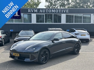 Hyundai Ioniq 6 First Edition AWD 77.4 kWh SOH 100% | PANO | STOEL VERWAMRING VOOR & ACHTER | MEM. SEAT | ELEK. STOELEN | BOSE BOXEN | 360 CAMERA | FABRIEKS GARANTIE TM 03-2028 | RIJKLAAR ! |