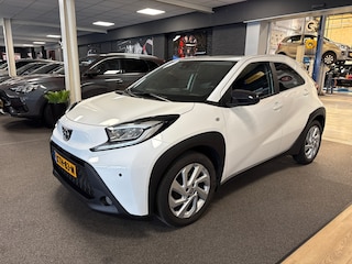 Toyota Aygo 1.0 VVT-i MT first / apple /stoelverw /cruisec /camera/pdc/clima/boeken
