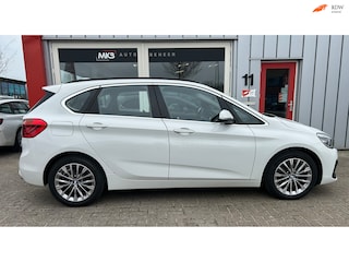 BMW 2-serie Tourer 220i High Executive Trekhaak/LED