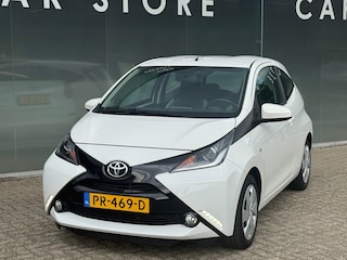 Toyota Aygo 1.0 VVT-i x-play Navi|Camera|Dealer Onderhouden
