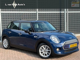 Mini Cooper 5-Deurs 1.5 Business | 12 maanden Garantie |