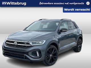 Volkswagen T-Roc 1.5 TSI 150pk R-Line Black Style DSG Automaat Panoramadak / App-connect / 19"LM velgen / Digital Cockpit Pro