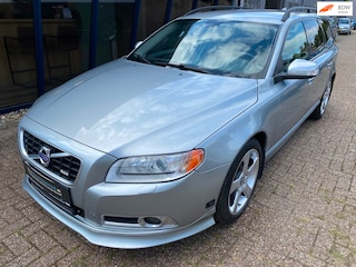 Volvo V70 2.5FT R-Design 230PK LEER / XENON / TREKHAAK / PDC