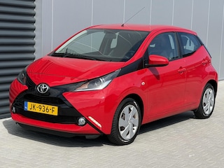 Toyota Aygo 1.0 VVT-i x-play - 4drs - Automaat - Camera